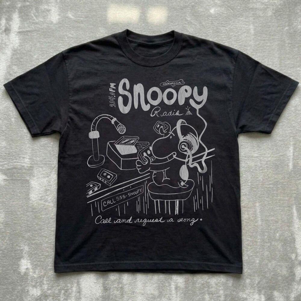 Style Snoopy College Radio Dj  T-Shirt